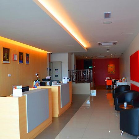 Hotel Jeti Tg Gemok Padang Endau Bagian luar foto