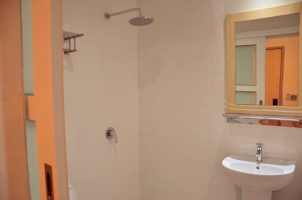 Hotel Jeti Tg Gemok Padang Endau Bagian luar foto